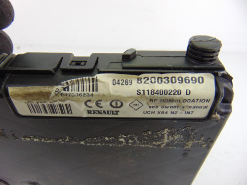  CAJA RELES / FUSIBLES RENAULT MEGANE II CLASSIC BERLINA 