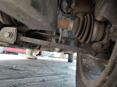 BRAZO SUSPENSION DELANTERO IZQUIERDO
