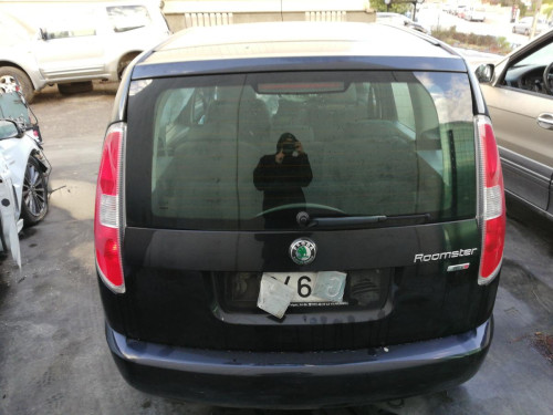 SKODA ROOMSTER (5J7) — vehículo donante para recambios 