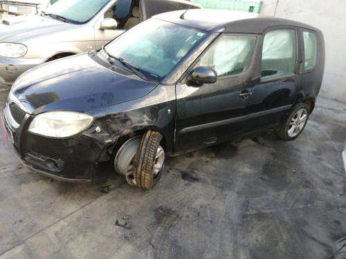 SKODA ROOMSTER (5J7) — vehículo donante para recambios 