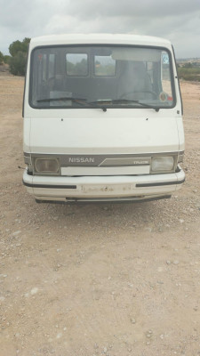 NISSAN TRADE