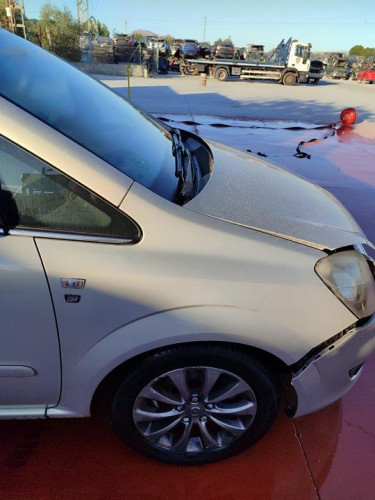 OPEL ZAFIRA B — vehículo donante para recambios 