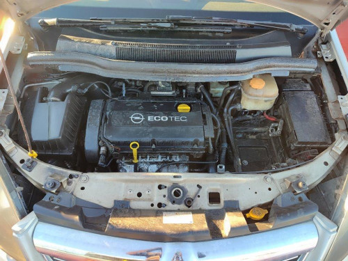 OPEL ZAFIRA B — vehículo donante para recambios 