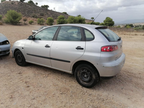 SEAT IBIZA (6L1) — vehículo donante para recambios 