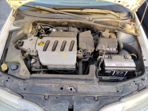 RENAULT LAGUNA II (BG0) — vehículo donante para recambios 
