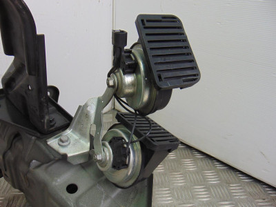 REFUERZO PARAGOLPES DELANTERO, FORD, FOCUS BERLINA (CB8)