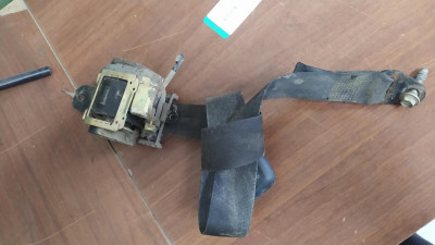 CINTURON SEGURIDAD DELANTERO DERECHO