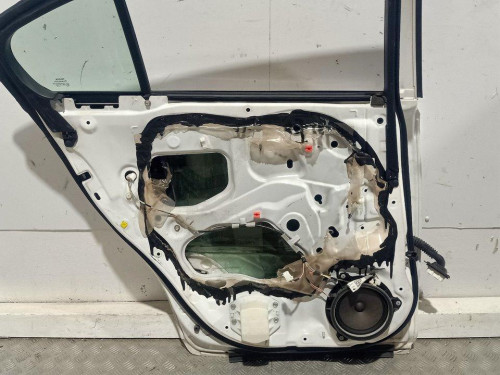  PUERTA TRASERA IZQUIERDA TOYOTA AVENSIS (T27) 