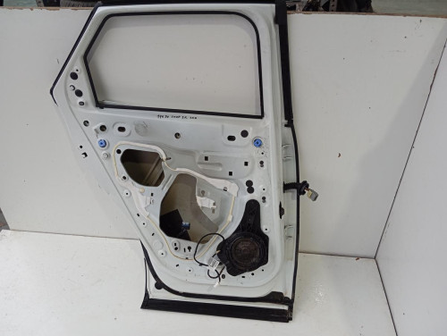 PUERTA TRASERA IZQUIERDA Peugeot 3008 