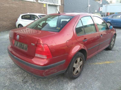 VOLKSWAGEN BORA BERLINA (1J2)(1998)