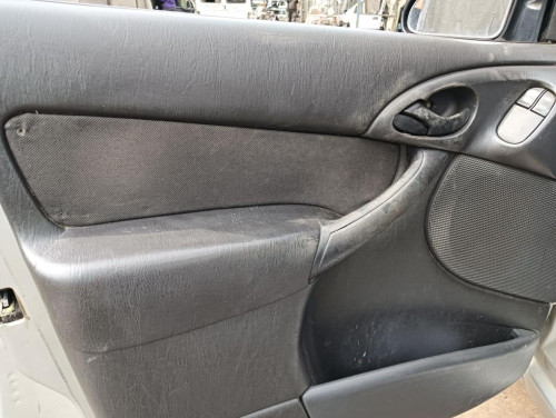 FORD FOCUS FAMILIAR (CAK) — автомобиль-донор на запчасти 