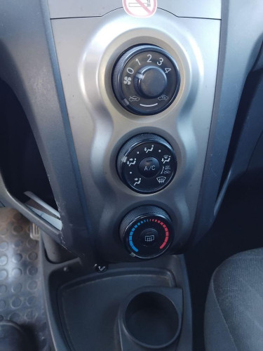 MANDO CALEFACCION / AIRE ACONDICIONADO Toyota Yaris (KSP9/SCP9/NLP9)(08.2005->) Toyota Yaris (KSP9/SCP9/NLP9)(08.2005->) 