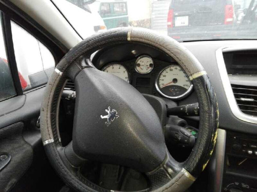 PEUGEOT 207 — vehículo donante para recambios 
