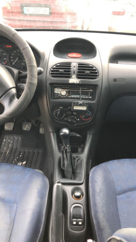 PEUGEOT 206 — vehículo donante para recambios 