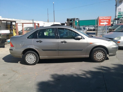  FORD FOCUS BERLINA (CAK) 
