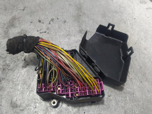 CAJA RELES / FUSIBLES Volkswagen GOLF IV BERLINA (1J1)(10.1997) 