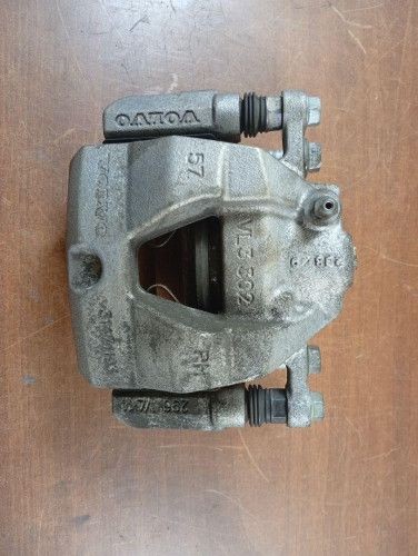 PINZA DE FRENO DELANTERA IZQUIERDA Volvo XC40 
