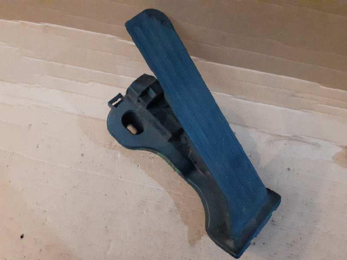  PEDAL ACELERADOR 