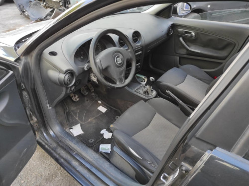 SEAT IBIZA (6L1) — vehículo donante para recambios 