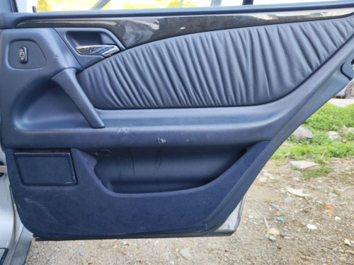 GUARNECIDO PUERTA TRASERA DERECHA Mercedes-Benz CLASE E (BM 210) BERLINA 