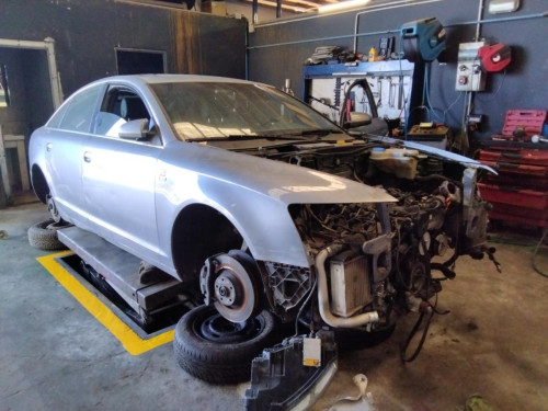  AUDI A6 BERLINA (4F2) 