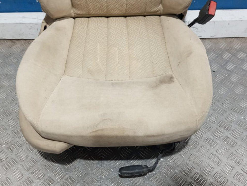  ASIENTO DELANTERO DERECHO 