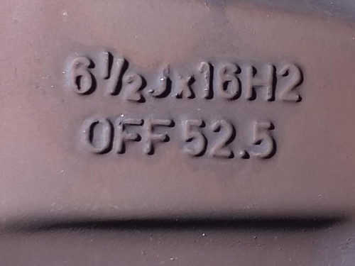 LLANTA Ford FOCUS BERLINA (CAP) 