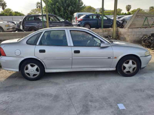  OPEL VECTRA B BERLINA 