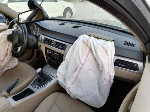 BMW SERIE 3 BERLINA (E90) — vehículo donante para recambios 