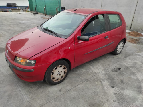 FIAT II PUNTO (188) BERLINA — vehículo donante para recambios 