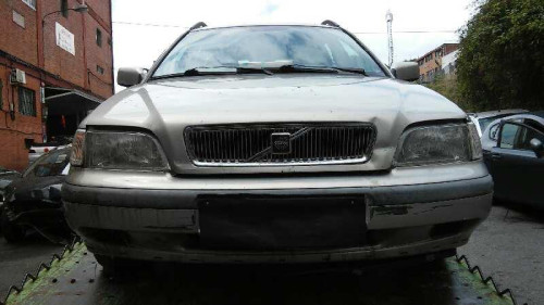  VOLVO V40 FAMILIAR 