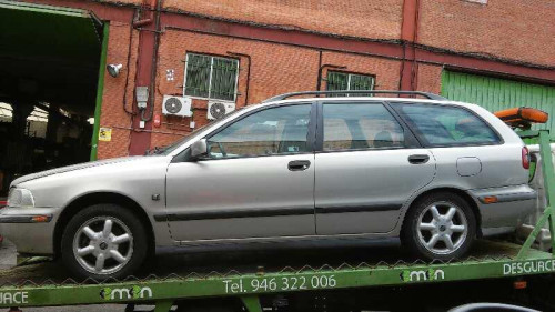  VOLVO V40 FAMILIAR 