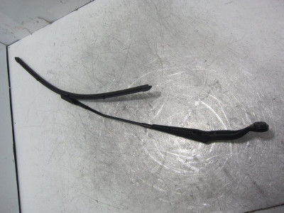 BRAZO LIMPIA DELANTERO IZQUIERDO