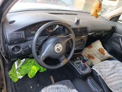 VOLKSWAGEN PASSAT BERLINA (3B2)
