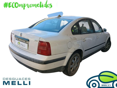 VOLKSWAGEN PASSAT BERLINA (3B2) — vehículo donante para recambios 