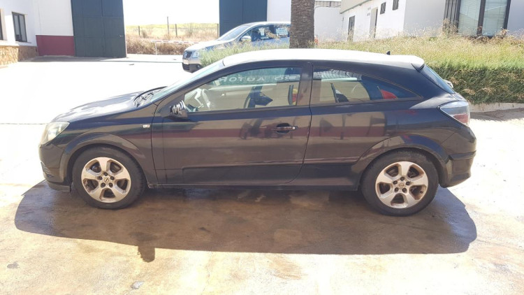 Opel Astra H GTC (2004->) SIN IDENTIFICAR