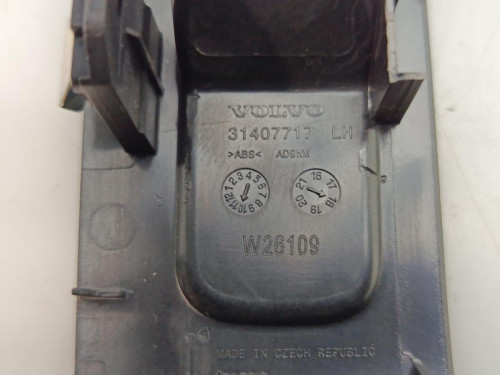 MANDO ELEVALUNAS TRASERO IZQUIERDO Volvo XC40 