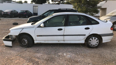 RENAULT LAGUNA (B56)