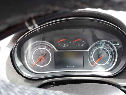 OPEL INSIGNIA BERLINA — vehículo donante para recambios 