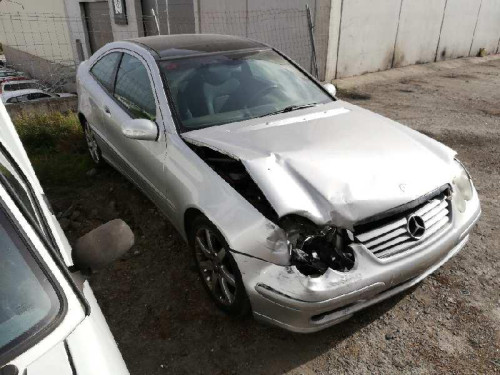 MERCEDES-BENZ CLASE C (BM 203) SPORTCOUPE — vehículo donante para recambios 