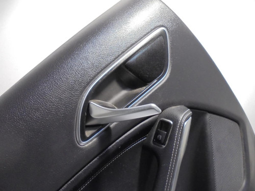 GUARNECIDO PUERTA TRASERA IZQUIERDA Mercedes-Benz CLASE CLA (BM 117) 