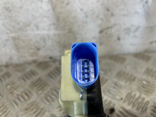  CERRADURA PUERTA DELANTERA IZQUIERDA 
