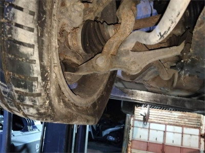 BRAZO SUSPENSION INFERIOR DELANTERO IZQUIERDO