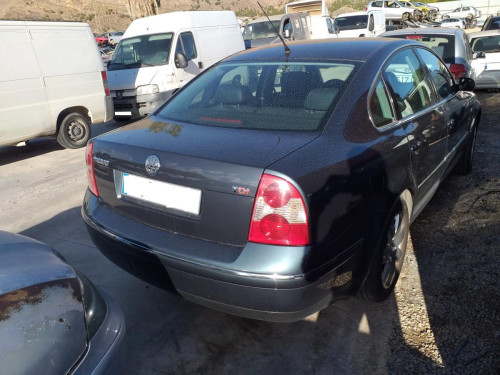  VOLKSWAGEN PASSAT BERLINA (3B3) 