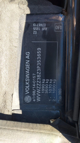  VOLKSWAGEN PASSAT BERLINA (3B3) 