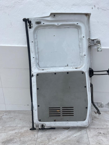 PUERTA TRASERA IZQUIERDA Mercedes-Benz VITO FURGÓN (639) 