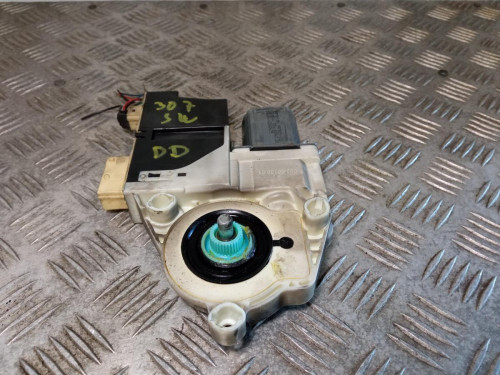  MOTOR ELEVALUNAS DELANTERO DERECHO 