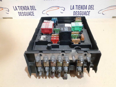 CAJA RELES / FUSIBLES
