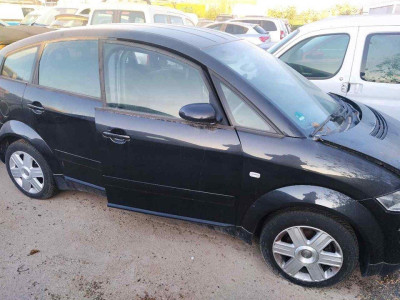 AUDI A2 (8Z)