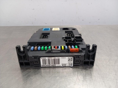 CAJA RELES / FUSIBLES